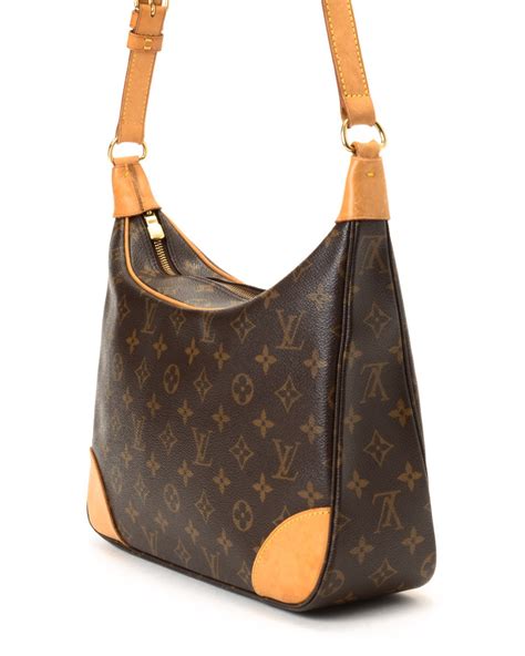 louis vuitton classic shoulder bag.